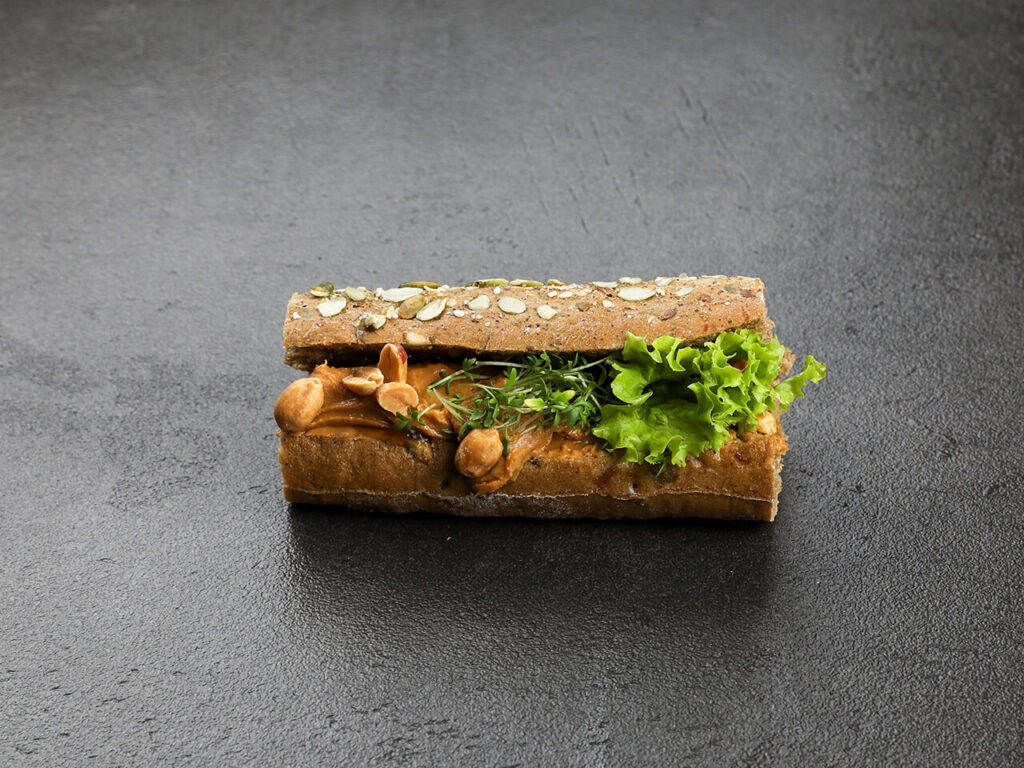 Körnerbaguette mit Erdnussbutter 4er