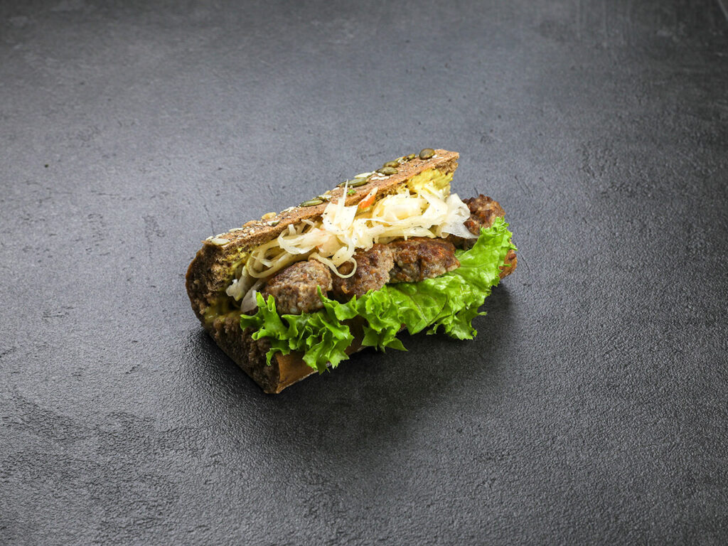 Körnerbaguette mit Mini-Frikadellen 4er