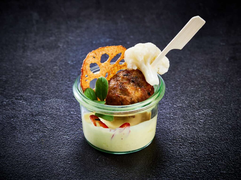Appetizer Blumenkohlfalafel mit Sauce Hollandaise