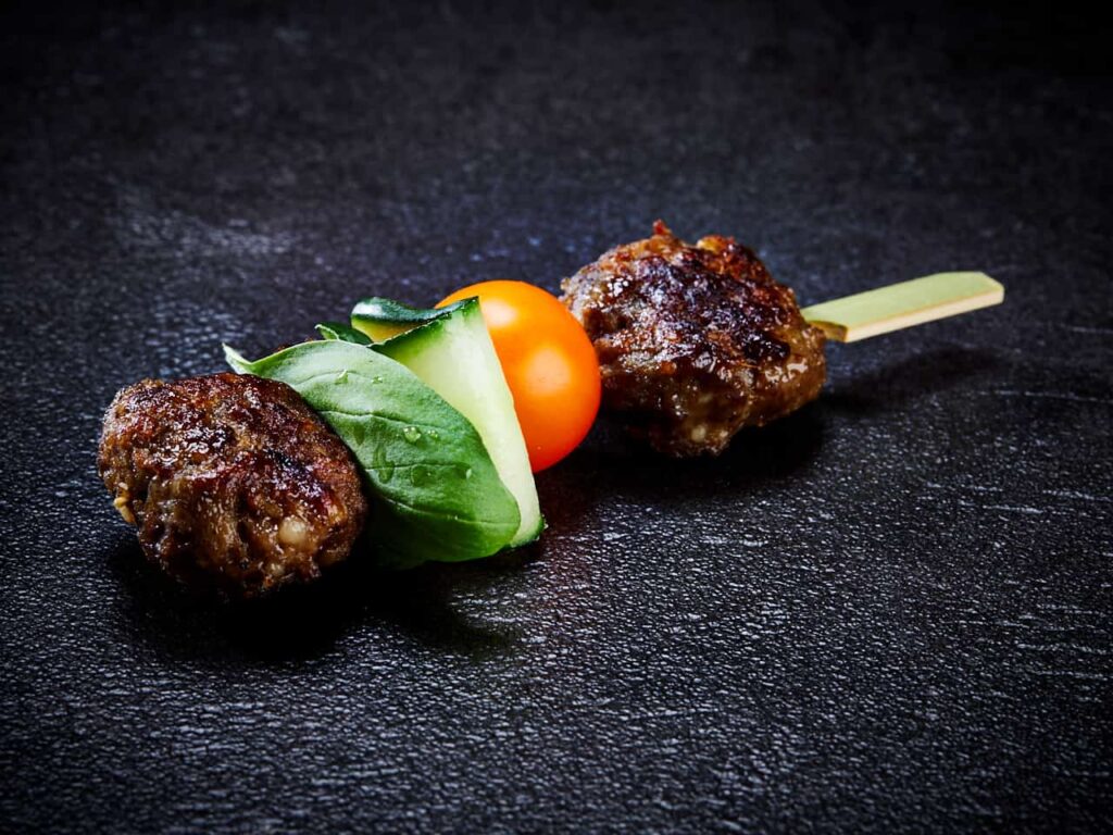 Albondigas Veganhack und Tomate Gurke Party Spieß