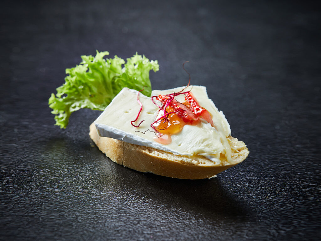 Canapés mit Baguette - Brie 10er