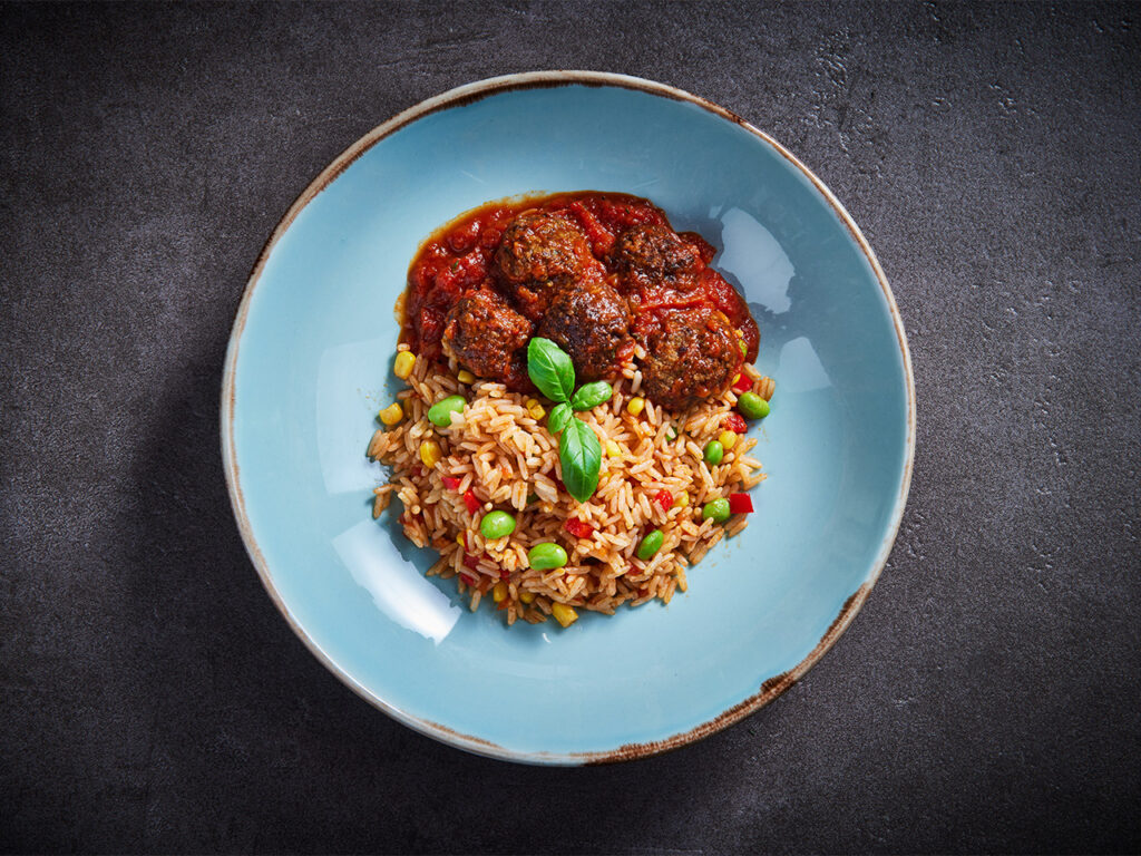 Albondigas in fruchtiger Tomatensauce mit Mexikanischem Reis