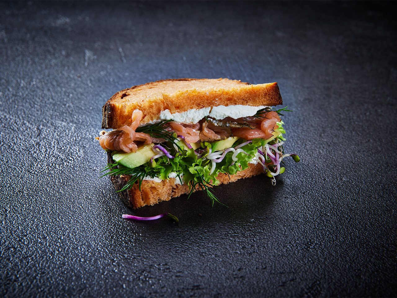 Tomatenbrotstulle mit Lachs 4er