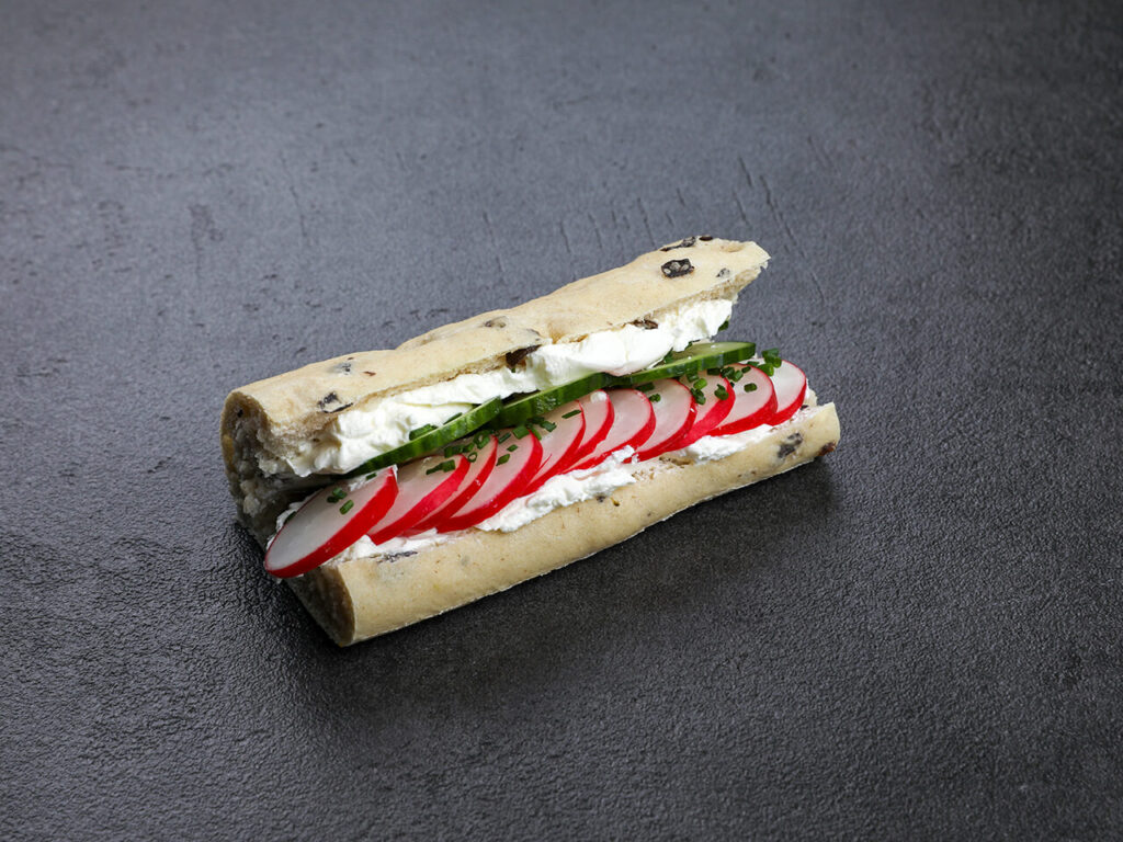 Tomatenbrotstulle mit Radieschen 4er