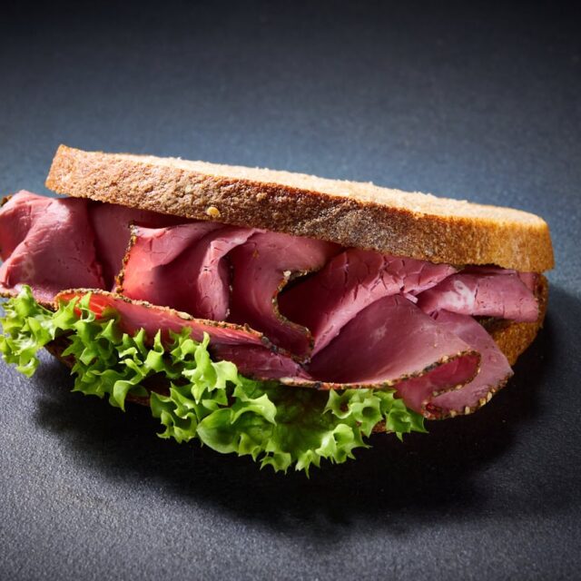 Roggenbrotstulle mit Pastrami 4er