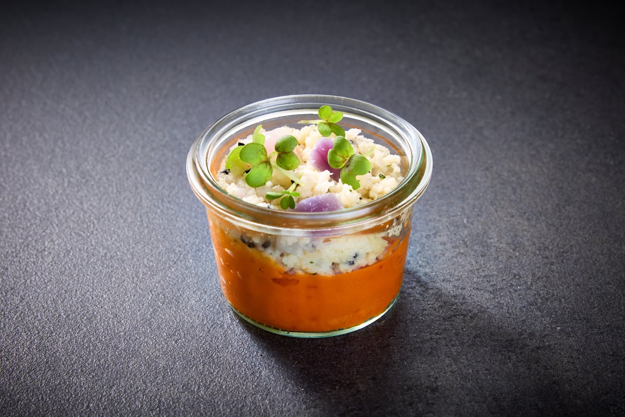 Vegane Pikante Harissa-Sesam-Creme mit Blumenkohl im Glas