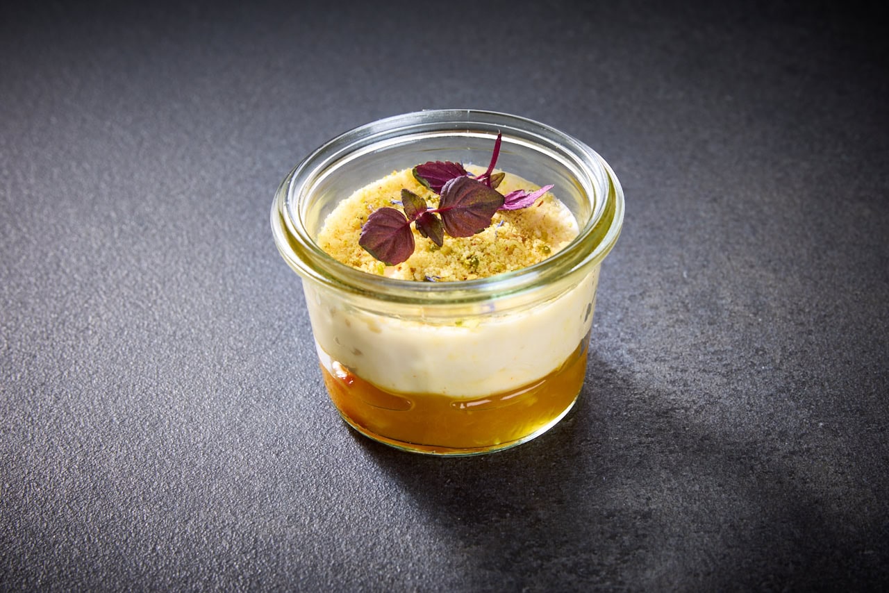 Ziegenkäse-Creme mit Mango-Aprikosen-Chutney