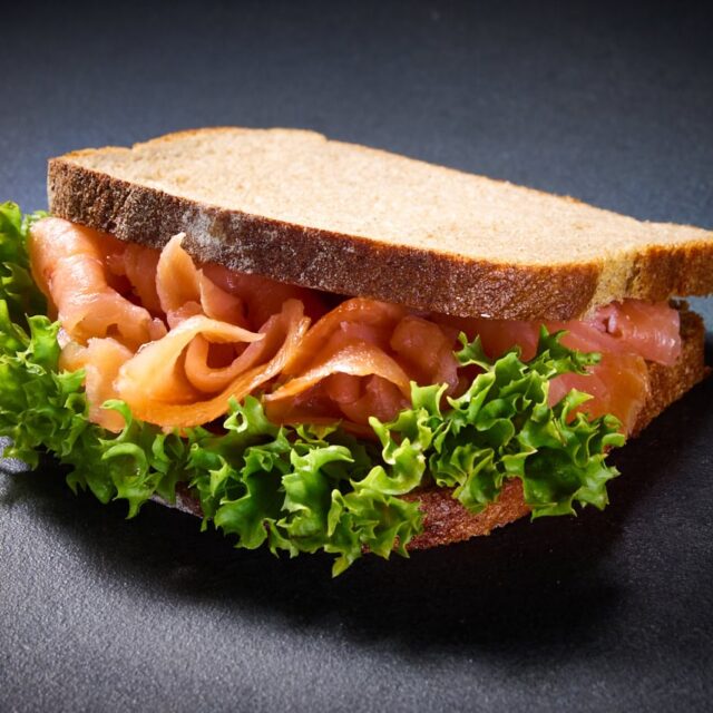Roggenbrotstulle mit Räucherlachs 4er