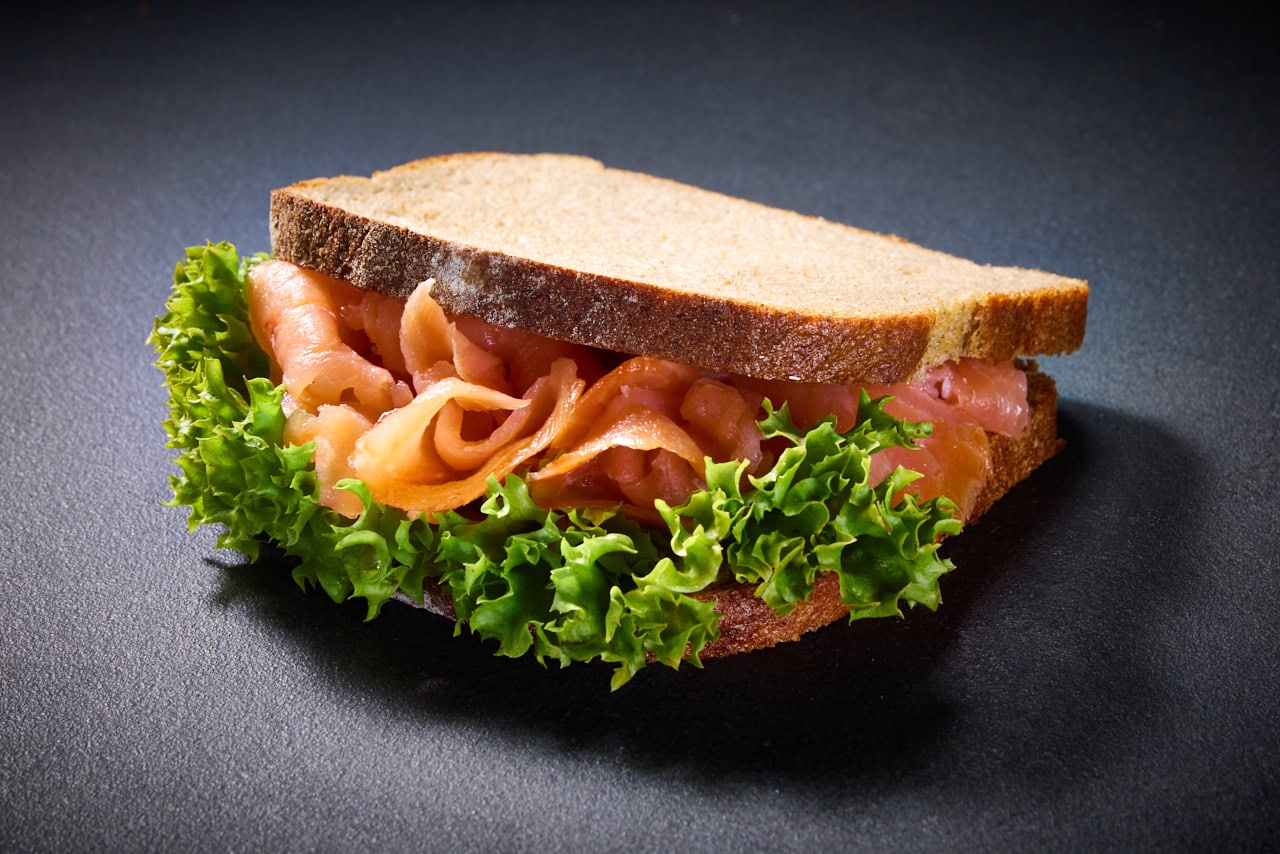 Roggenbrotstulle mit Räucherlachs 4er