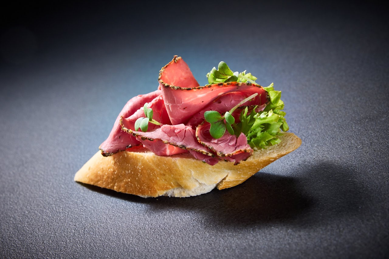 Canapés mit Baguette - Pastrami 10er