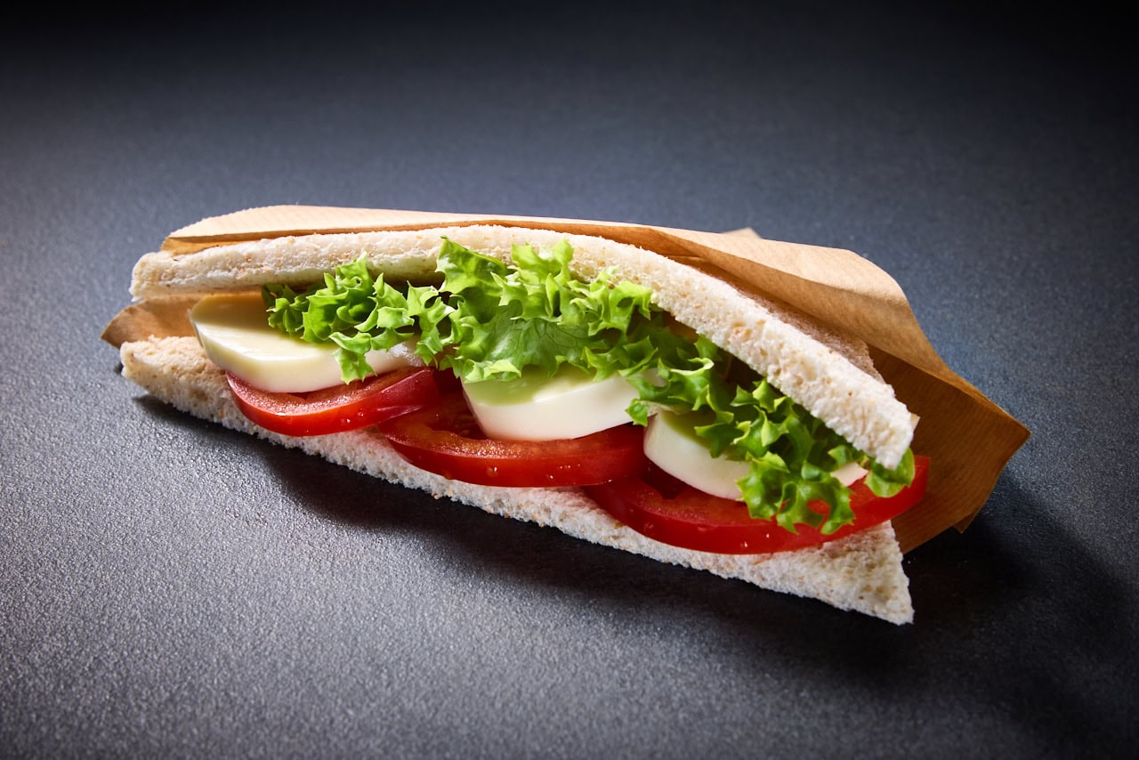 Tramezzini - Mozzarella, Tomate + Basilikum 4er